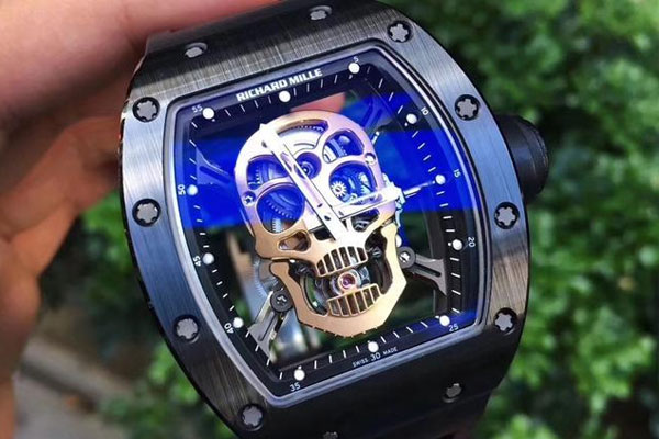手握四百万的理查德RM52-01骷髅 手表回收价格让人很心喜
