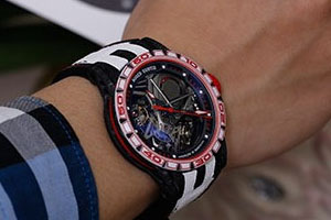 百万罗杰杜彼二手手表回收一般能有几折 兰博基尼合作款更有优势