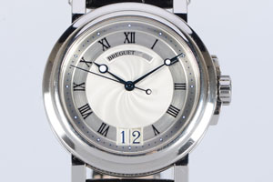    宝玑航海系列精钢手表在奢侈品回收网什么行情 颜色不同价不同