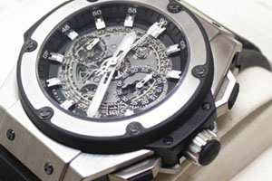 宇舶王者至尊系列二手手表回收多少钱 钛金属表壳很加分