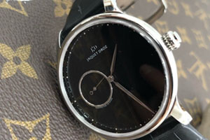 雅克德罗星辰系列二手表回收价格令人意外