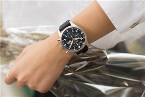 表盘损坏的万国IWC258369手表回收能卖多少钱