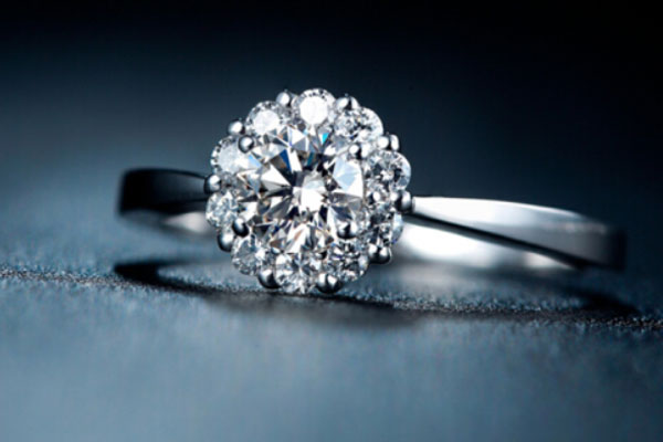 三万元买的钻石回收能卖多少钱