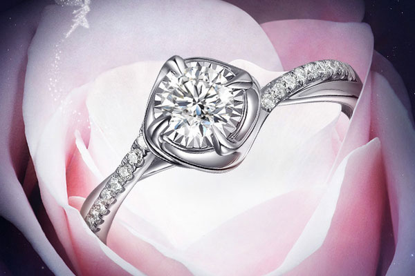 中国黄金的专卖店能回收18k金钻石戒指么