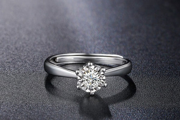 16000块钱的钻石戒指回收多少钱
