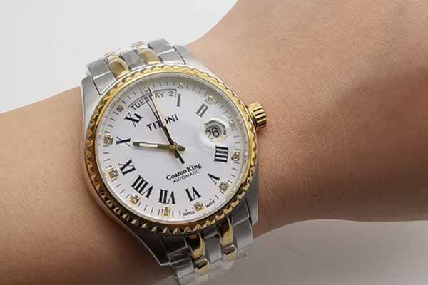 1万左右的闲置梅花手表可以卖多少钱