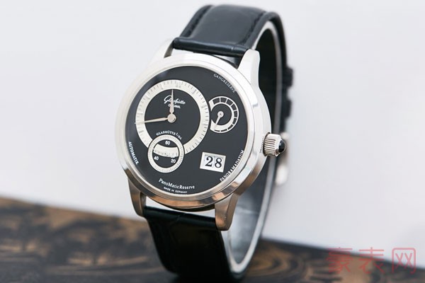 二手格拉苏蒂PANO系列日期显示功能手表的外观展示