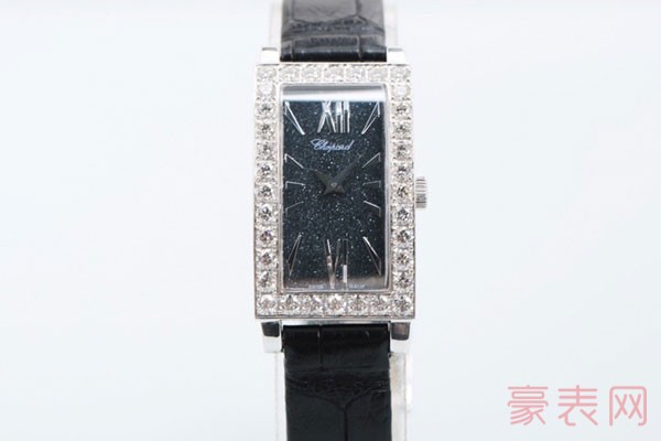 二手萧邦CLASSIC系列石英手表的外观展示