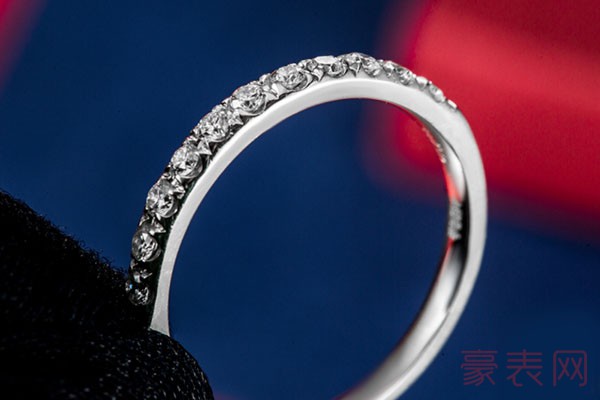 中国黄金1克拉18k白金排钻钻石戒指12.5号