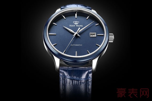 天王昆仑系列旧手表的外观展示