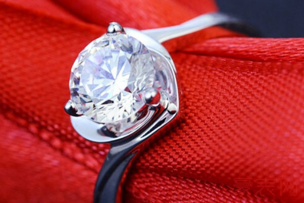3000的铂金钻石戒指回收多少钱