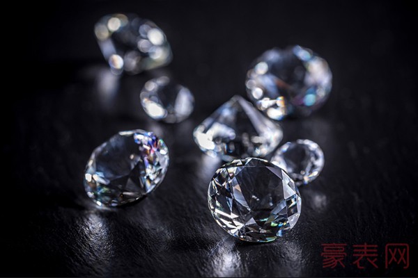 花一万五购买的钻石回收多少钱