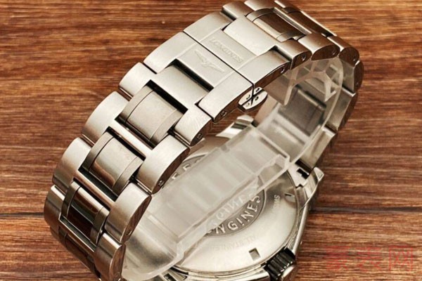 在旧浪琴名表回收店卖二手表需要注意什么