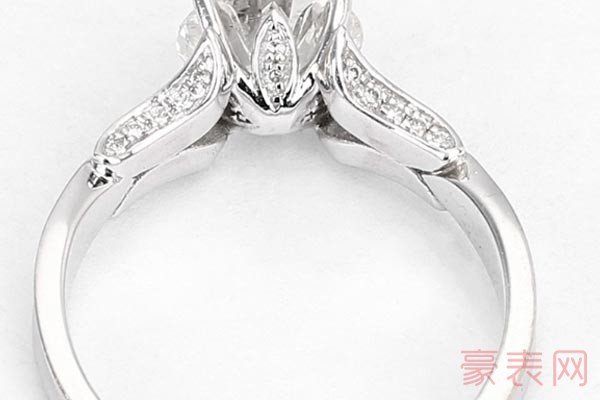回收奢侈品的二手公司能收钻石戒指吗