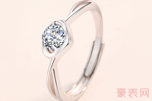 两万的钻石戒指回收值多少钱