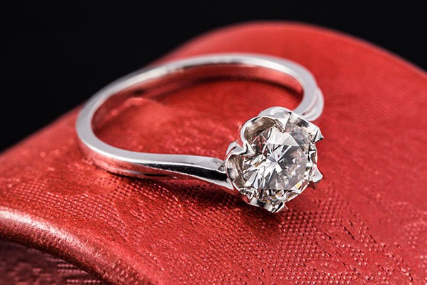 30分的二手钻石戒指回收价格是多少