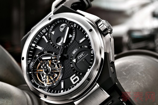 三年前买的万国工程师手表能卖多少钱