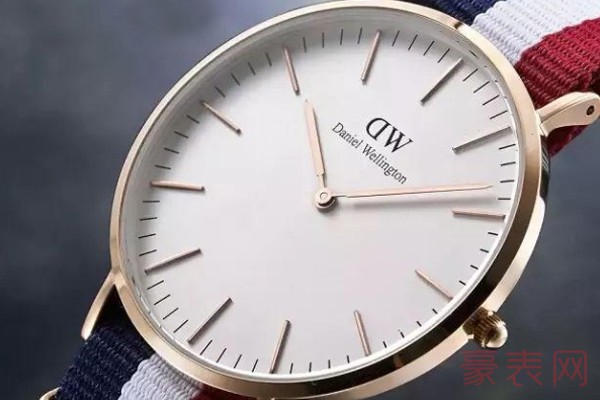 千元左右的dw手表回收多少钱一个