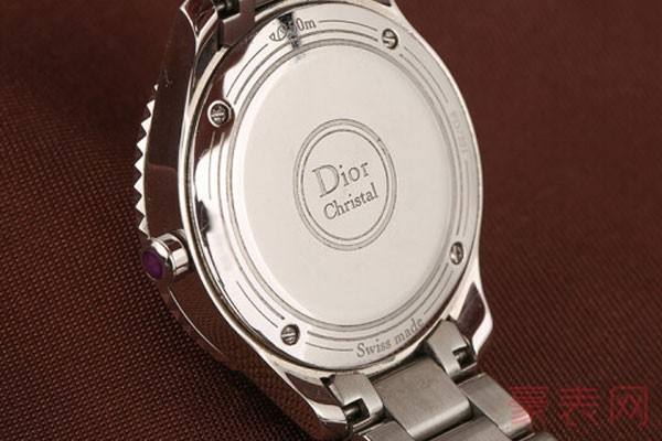 防水胶圈老化的dior手表回收价格低吗
