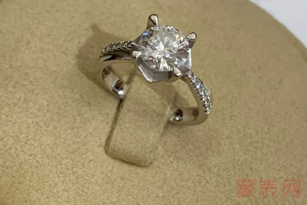 钻石戒指回不回收的关键性因素是什么