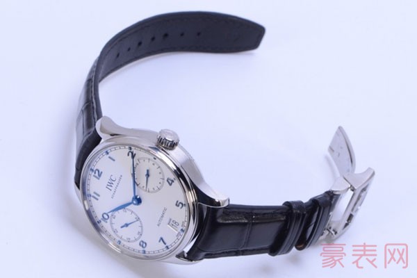 外壳坏了的手表回收价格在多少左右的报价
