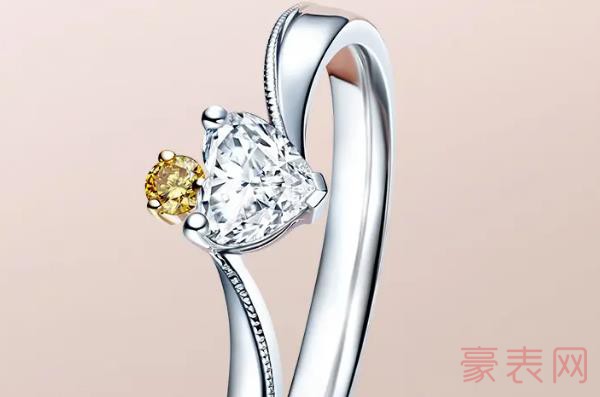宝石跟钻石哪个更值钱 买谁用于求婚比较好